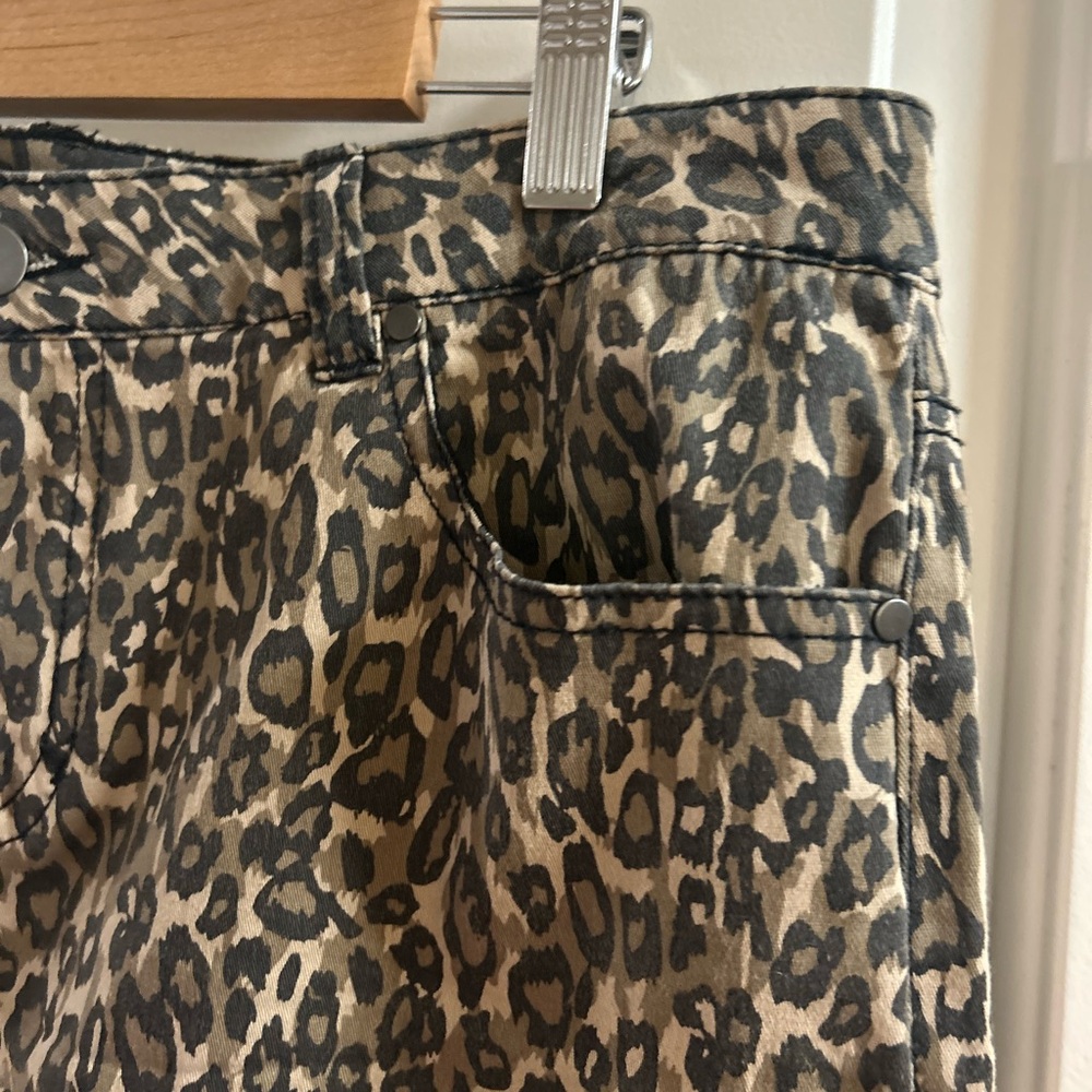 d. jeans Leopard Print Mini Skirt - Picture 2 of 11